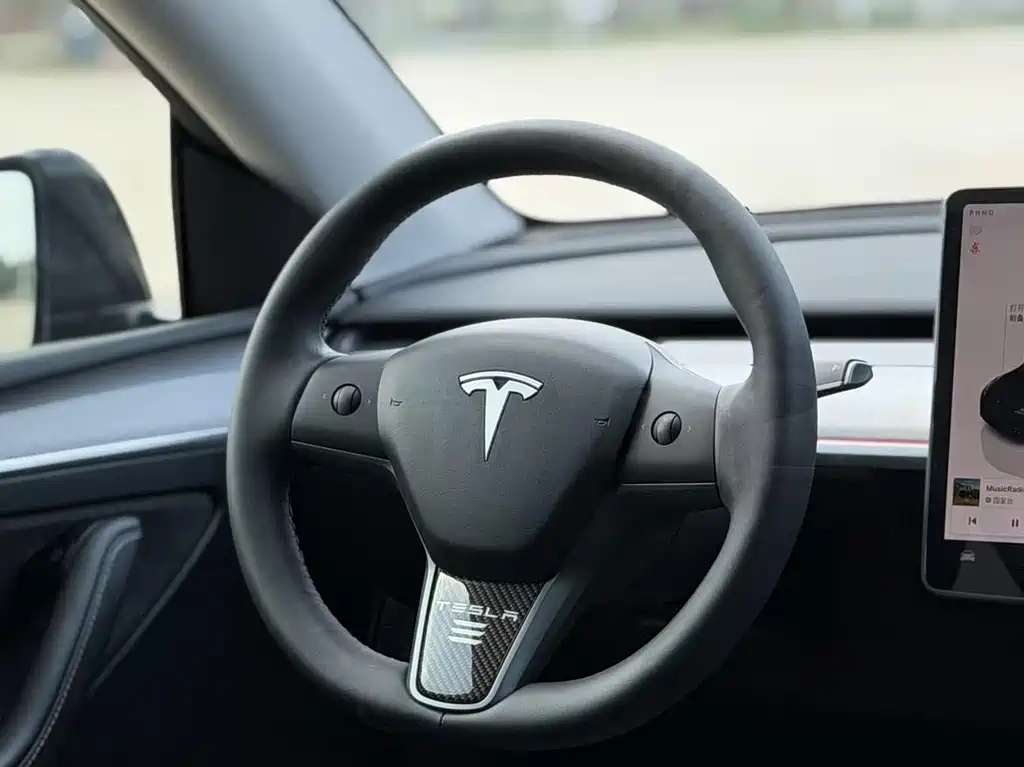 Tesla Model Y 2024 — фото 14