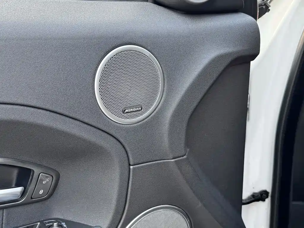 Land Rover Evoque 2015 — фото 12