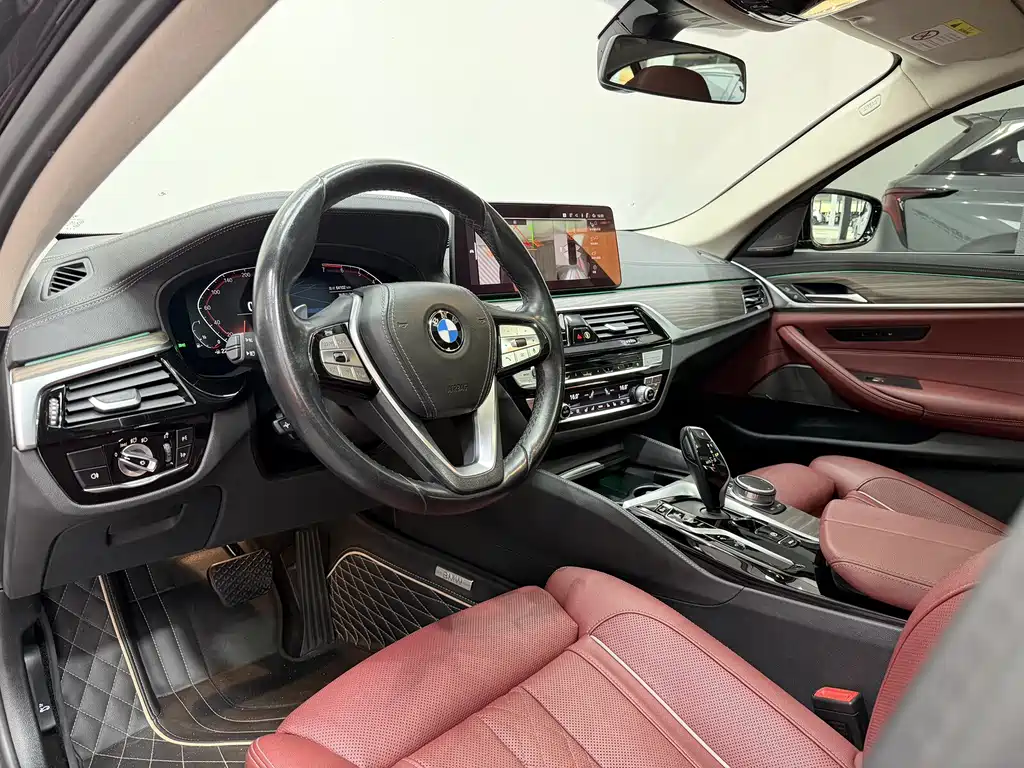 BMW 5 Series 2021 — фото 12