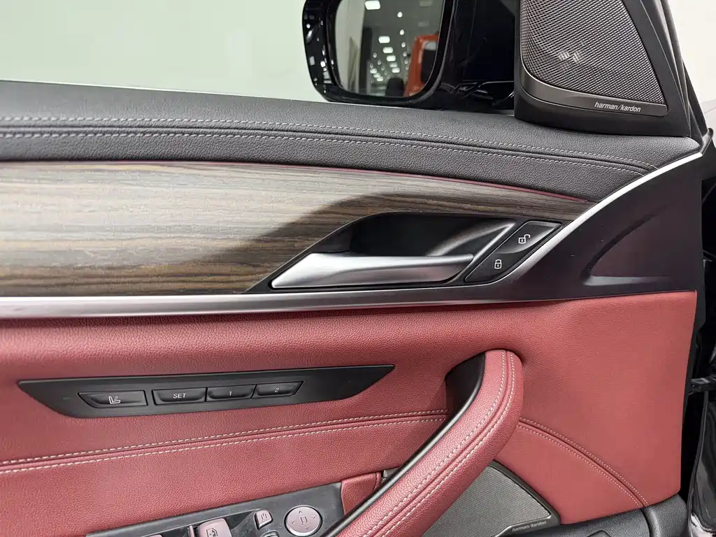 BMW 5 Series 2021 — фото 18
