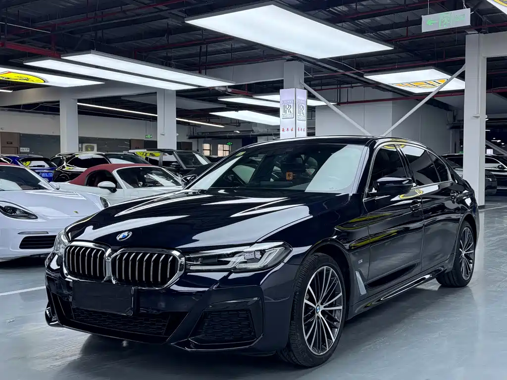 BMW 5 Series 2022 — фото 1