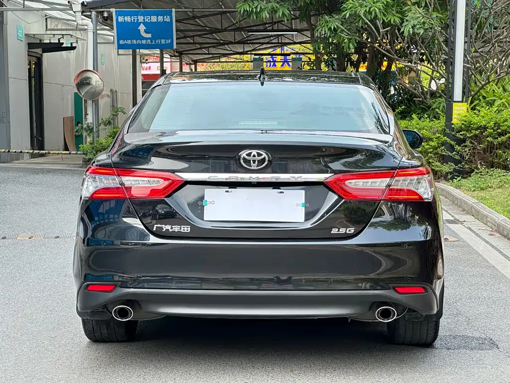 Toyota Camry 2022 — фото 20