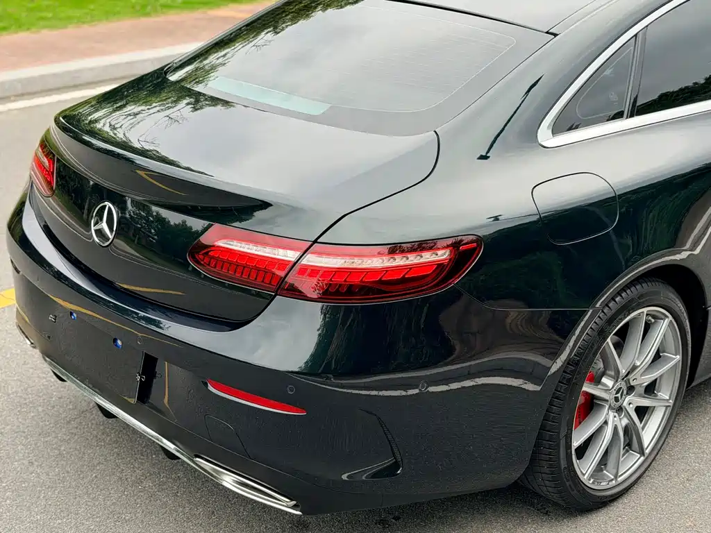 Mercedes-Benz E-Class 2022 — фото 12