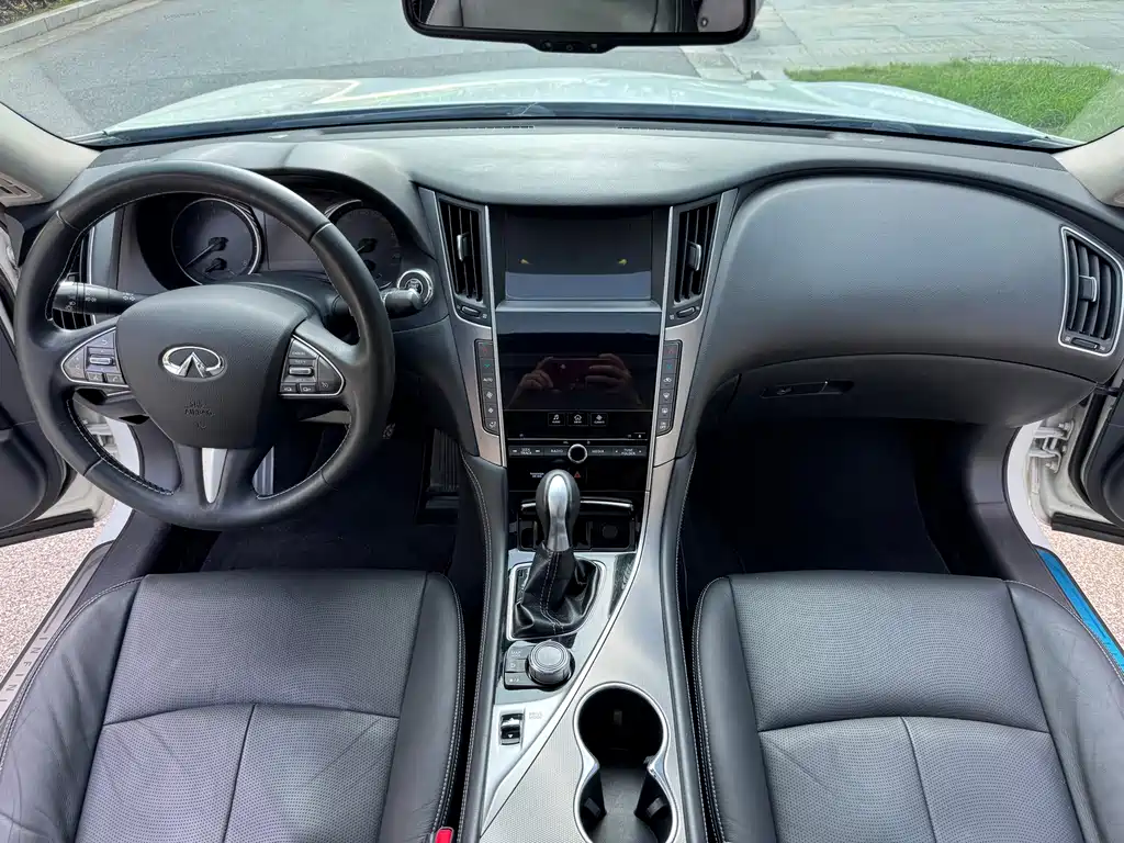 Infiniti Q50L 2016 — фото 8