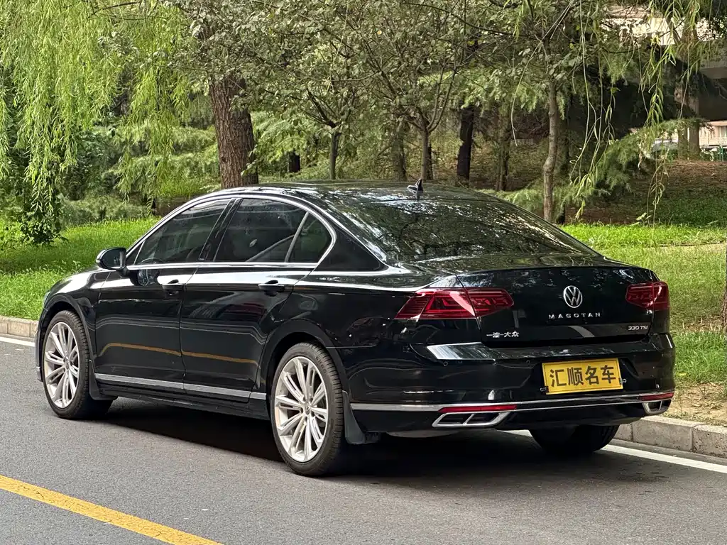 Volkswagen Magotan 2025