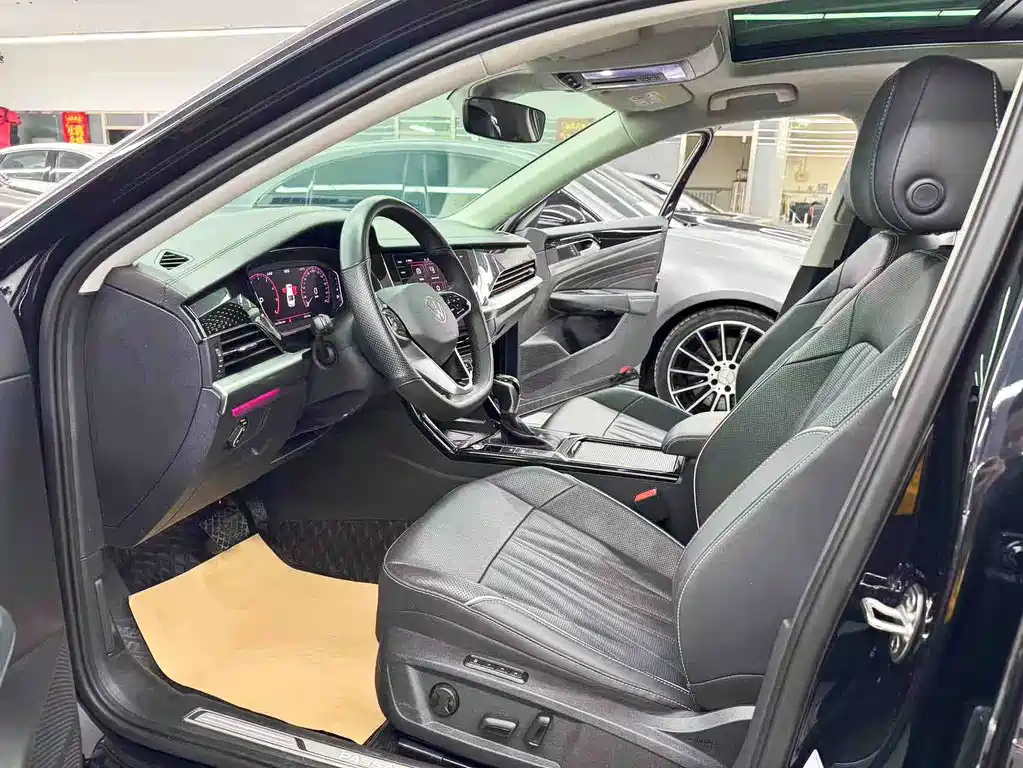Volkswagen Passat 2023