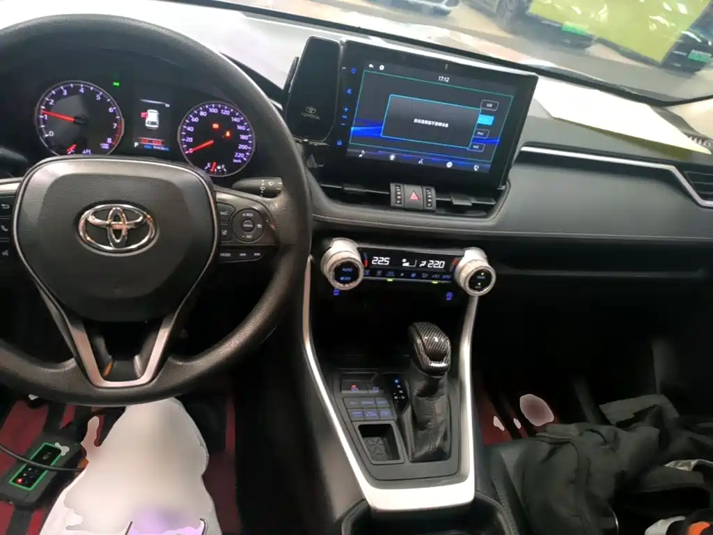 Toyota Wildlander 2021 — фото 10