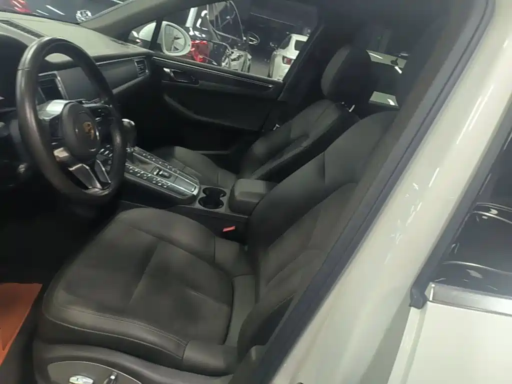 Porsche Macan 2018 — фото 15