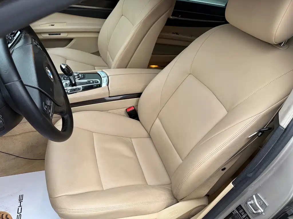 BMW 7 Series 2011 — фото 10