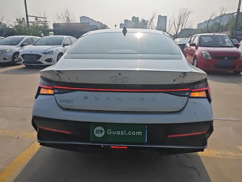 Hyundai Elantra 2024