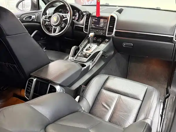 Porsche Cayenne 2011