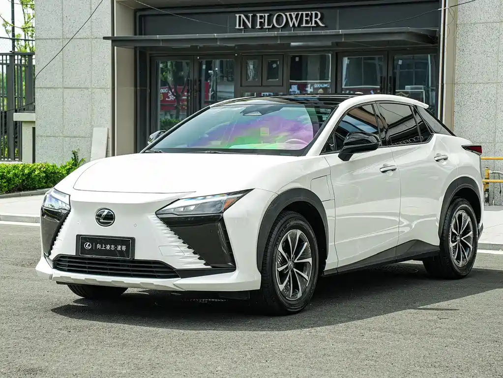 Lexus RZ 2023