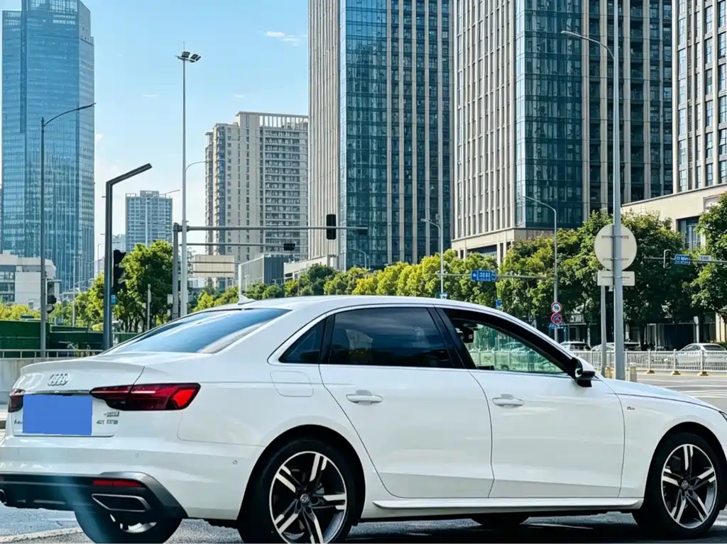 Audi A4L 2020 — фото 13