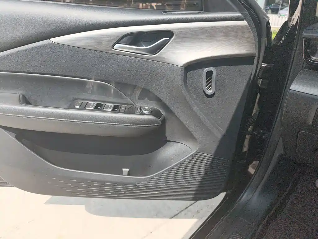 Wuling Starlight 2024 — фото 16