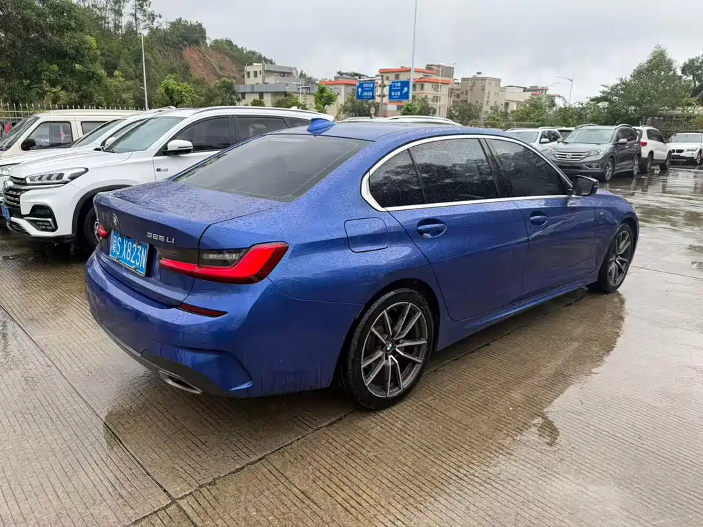 BMW 3 Series 2019 — фото 9