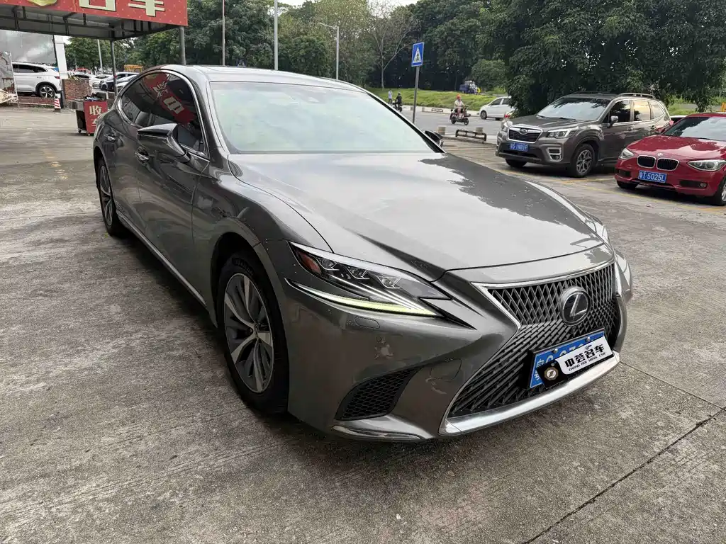 Lexus LS 2020 — фото 3