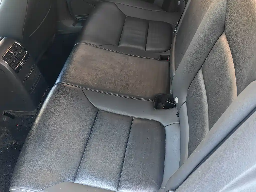 Volkswagen Sagitar 2016