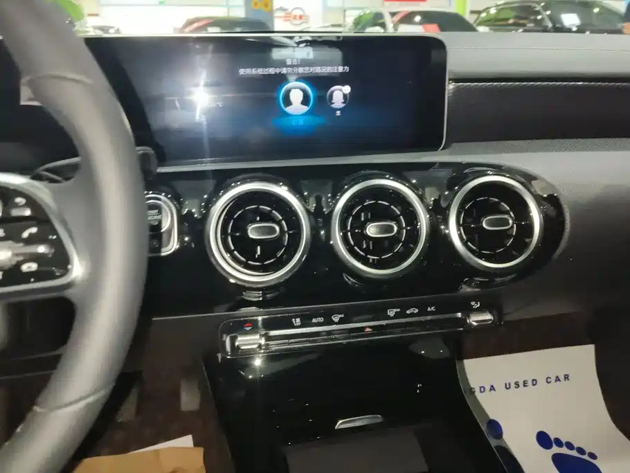 Mercedes-Benz A-Class 2020 — фото 13