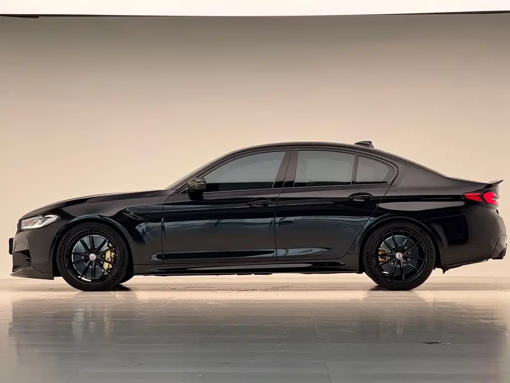 BMW M5 2022 — фото 3