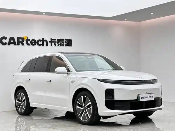 Li Auto L6 2025