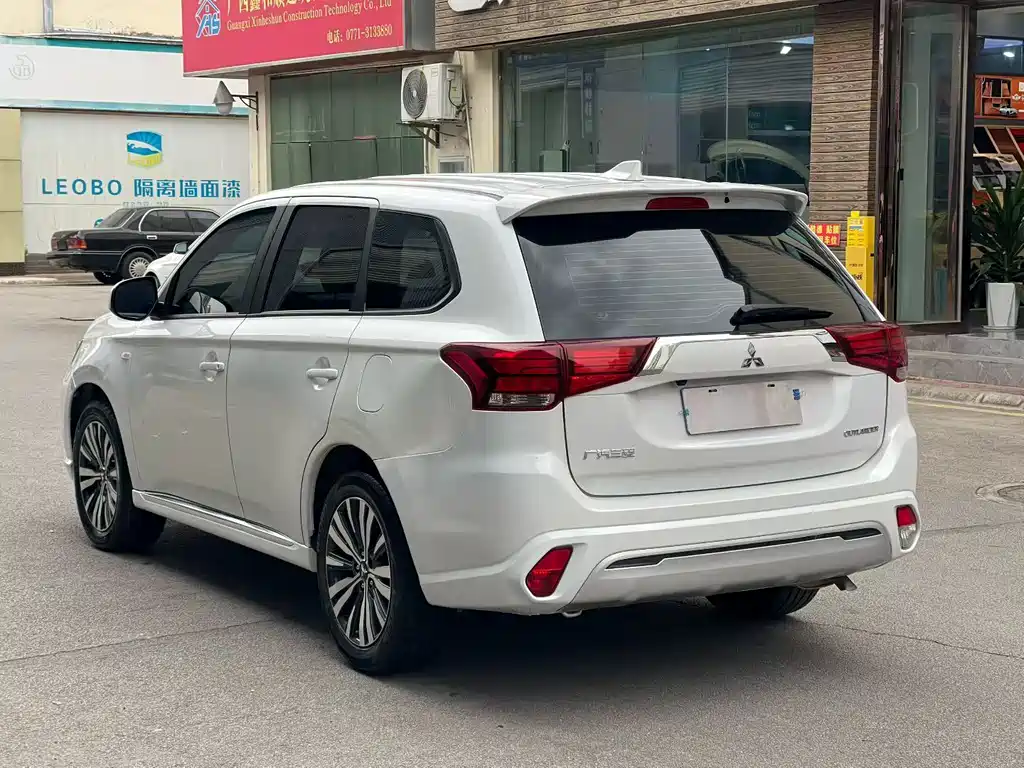 Mitsubishi Outlander 2022