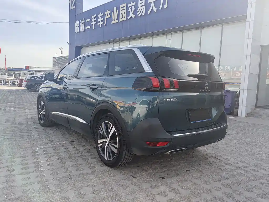 Peugeot 5008 2018 — фото 9