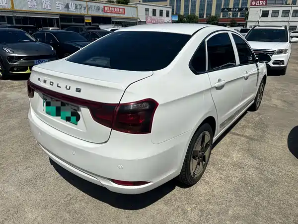 Dongfeng E70 2022