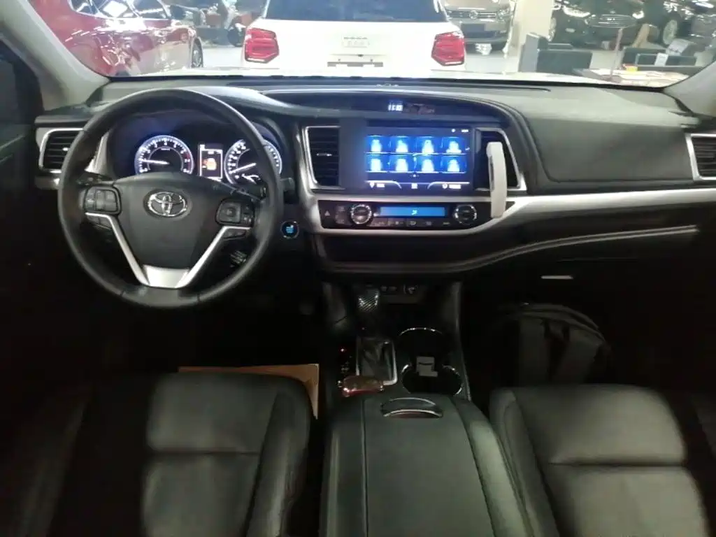Toyota Highlander 2019 — фото 10