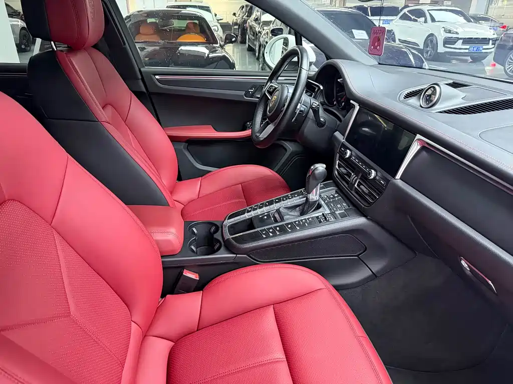 Porsche Macan 2018 — фото 14