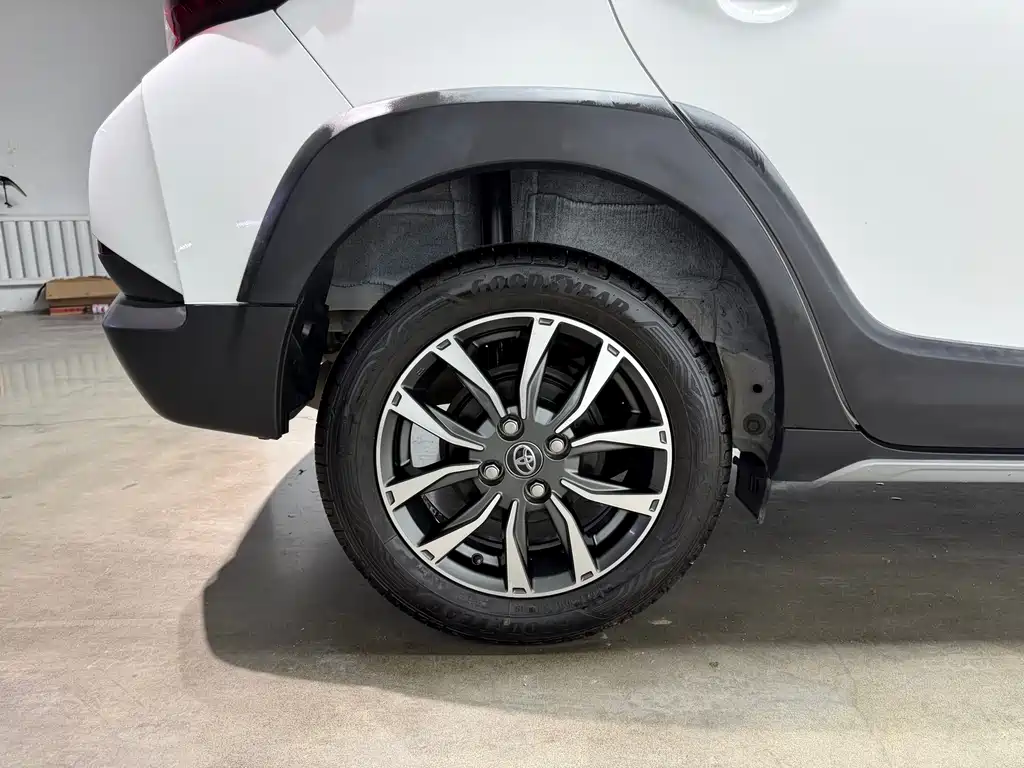Toyota Yaris L 2022 — фото 29