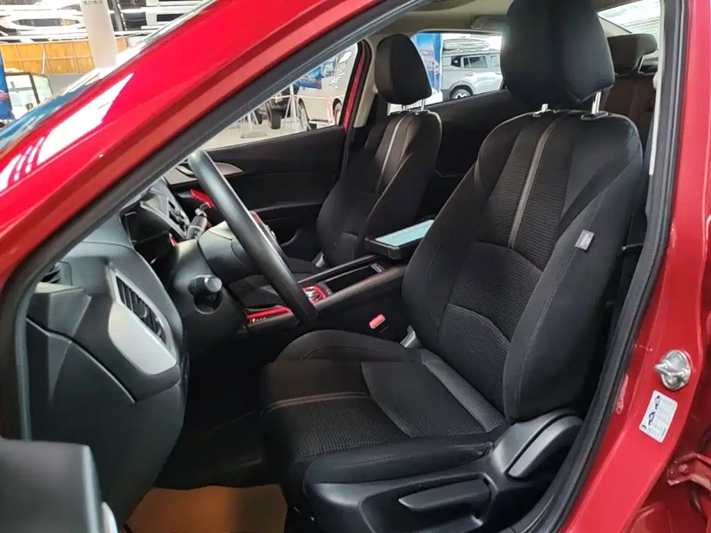 Mazda 3 Axela 2019 — фото 15