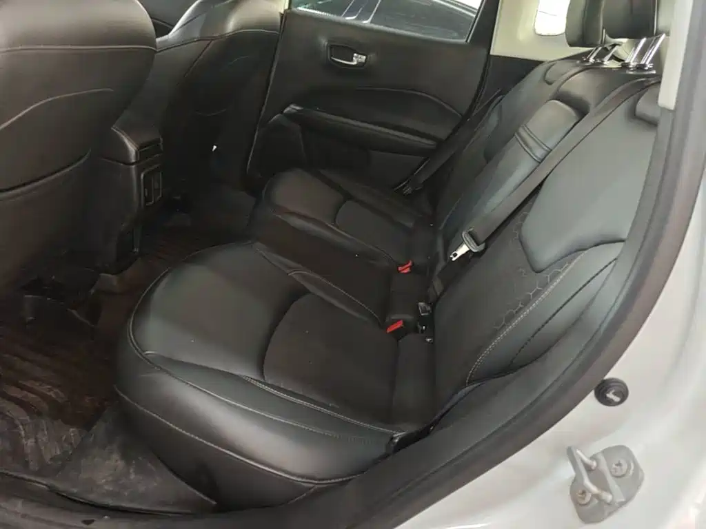 Jeep Compass 2020 — фото 17
