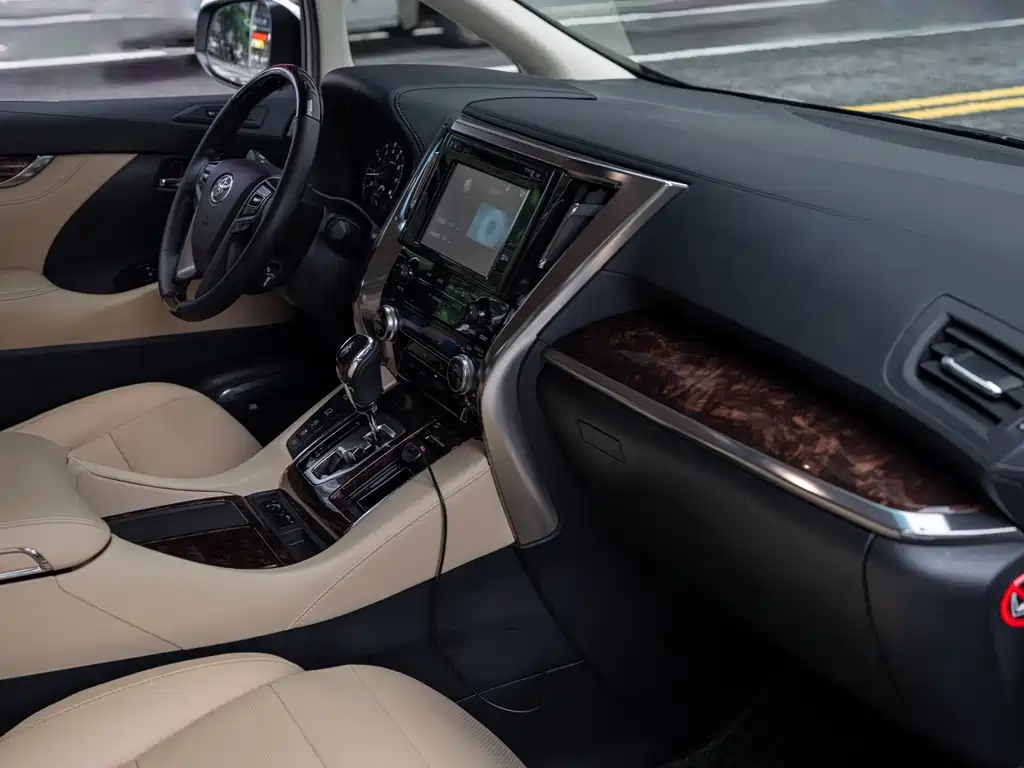 Toyota Alphard 2019 — фото 14