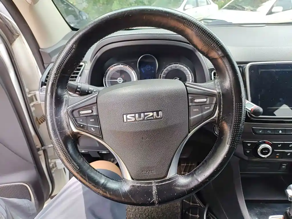 Isuzu Mu-X Shepherd 2018 — фото 11