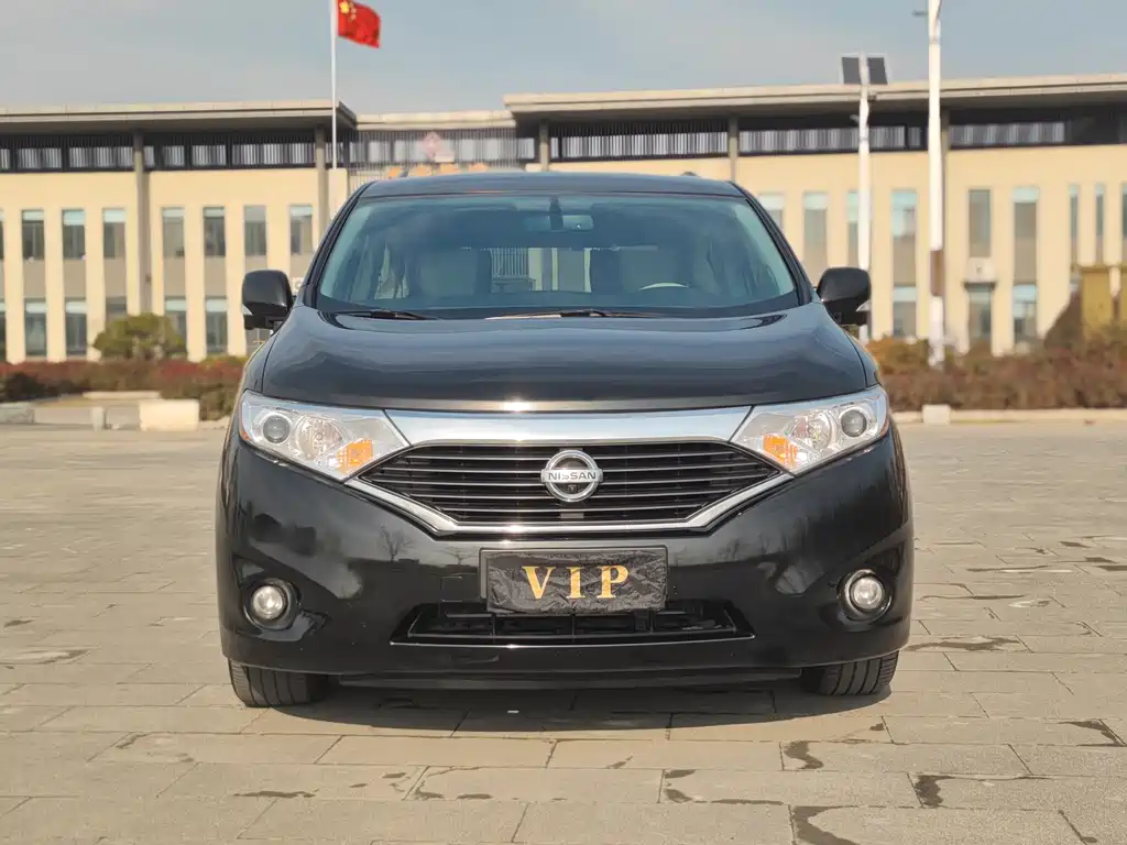 Nissan Quest 2015 — фото 2