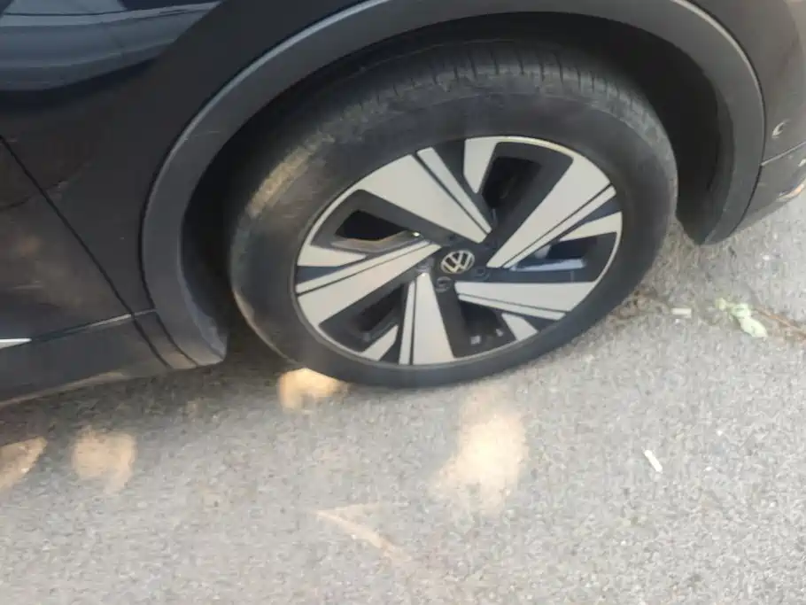 Volkswagen Tiguan L 2023