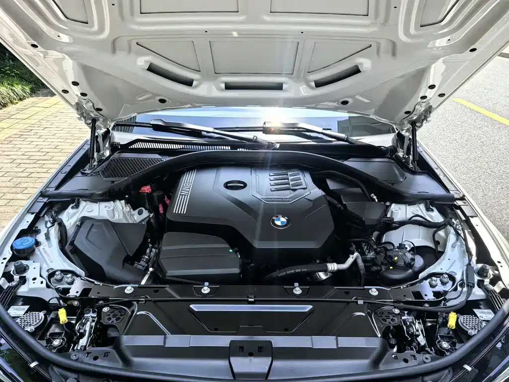 BMW 3 Series 2021 — фото 14