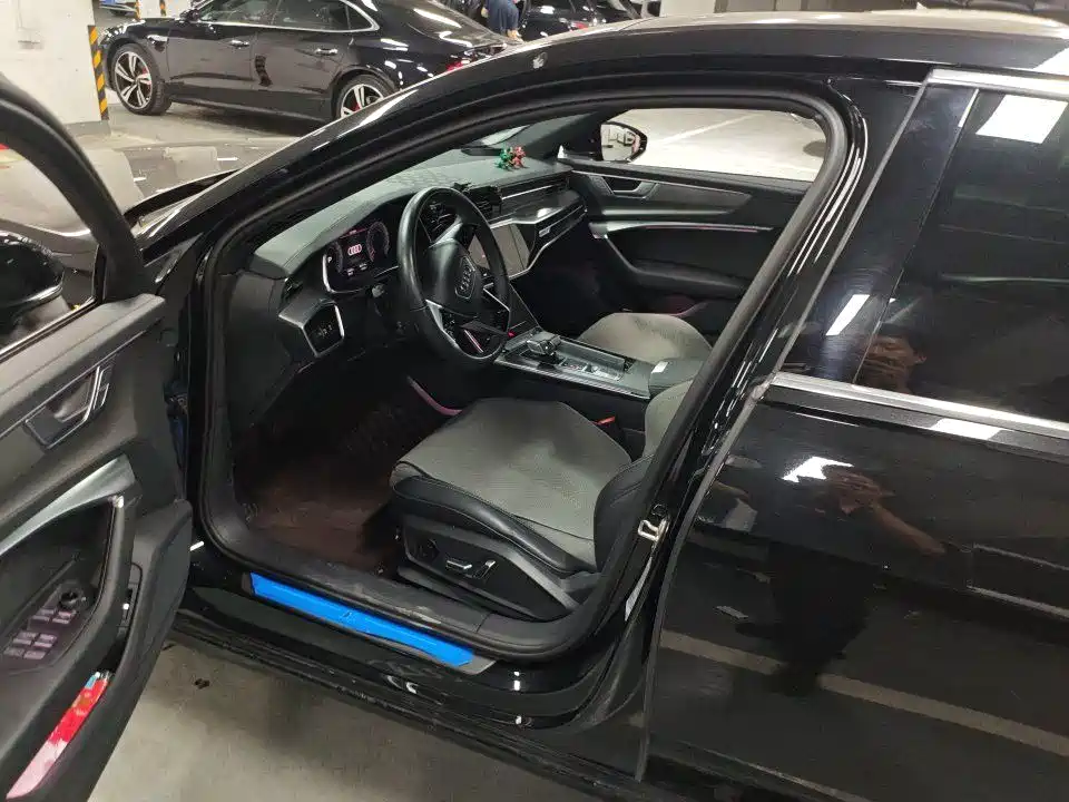 Audi A6L 2023