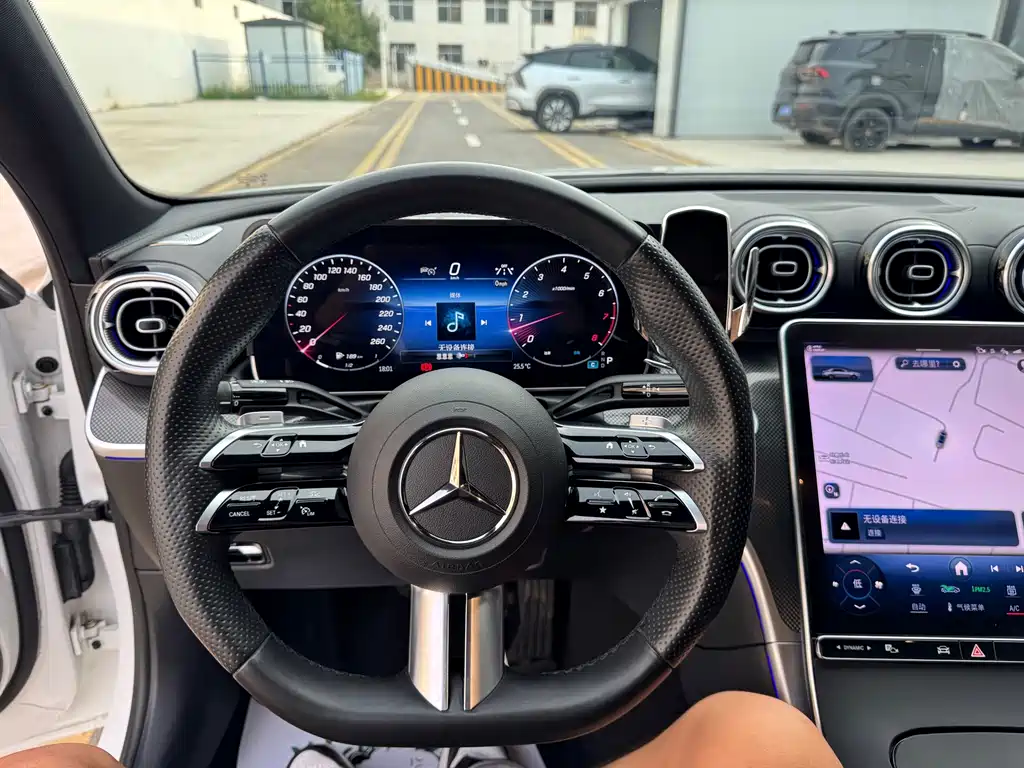 Mercedes-Benz C-Class 2023 — фото 12