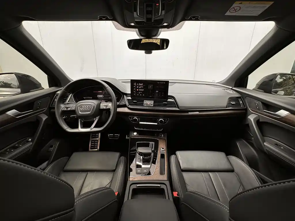 Audi Q5L 2023 — фото 13