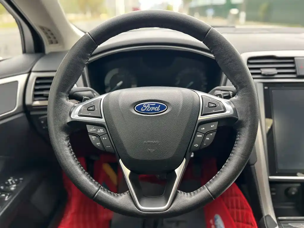 Ford Mondeo 2018 — фото 10
