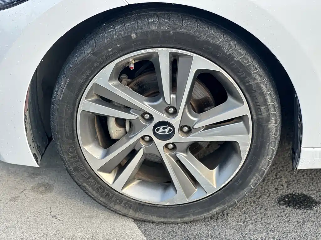 Hyundai Elantra 2019 — фото 11