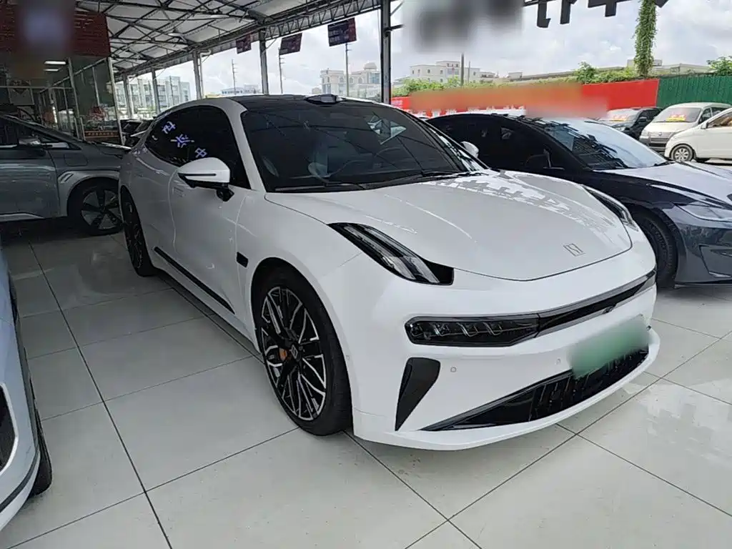 Zeekr 001 2024