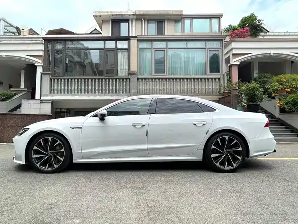 Audi A7L 2023