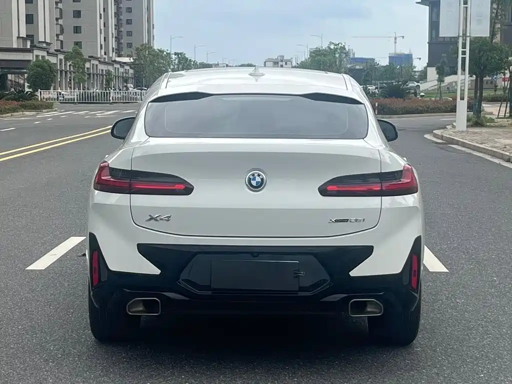 BMW X4 2022 — фото 8