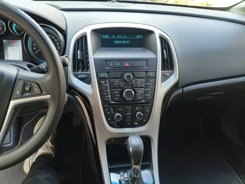 Buick Excelle GT 2014 — фото 13