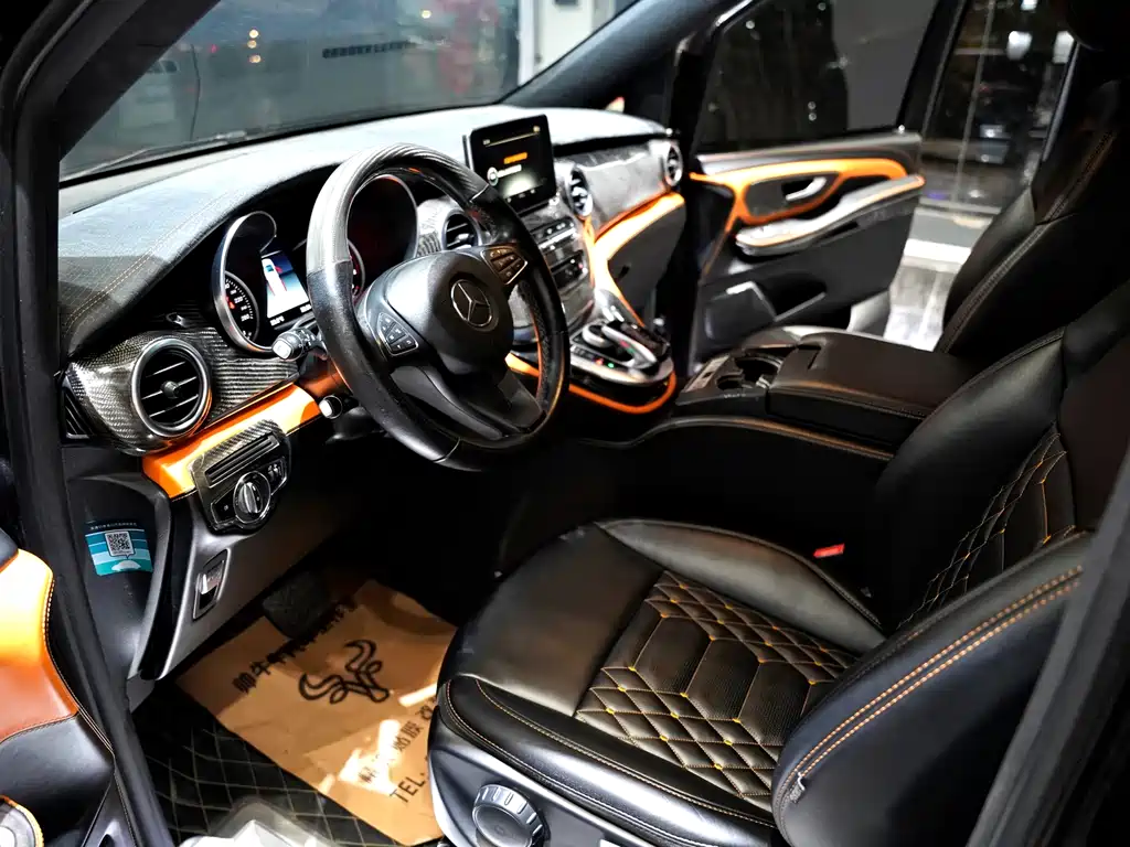 Mercedes-Benz V-Class 2019 — фото 14