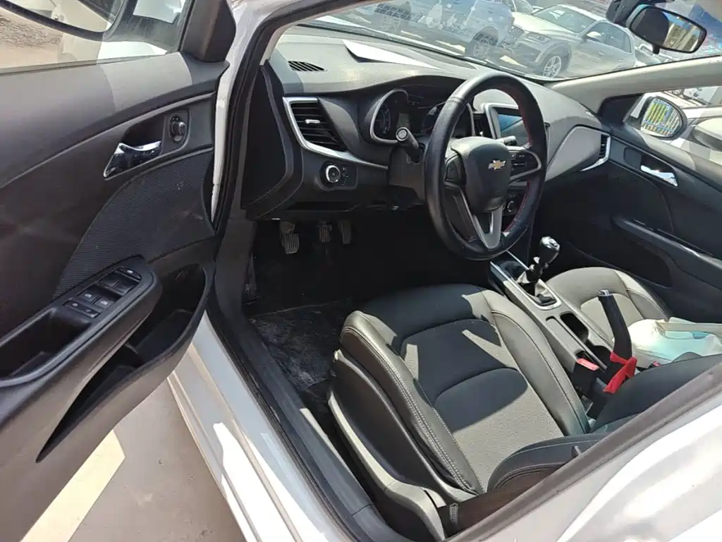 Chevrolet Cavalier 2018 — фото 16