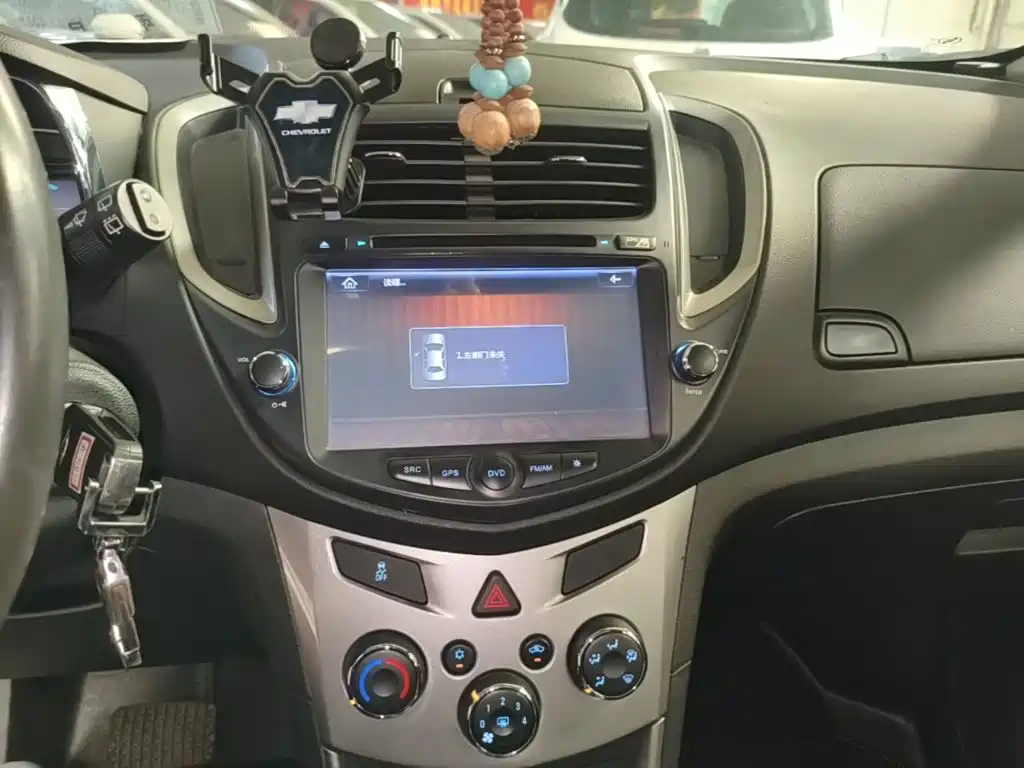 Chevrolet Trax 2015 — фото 13