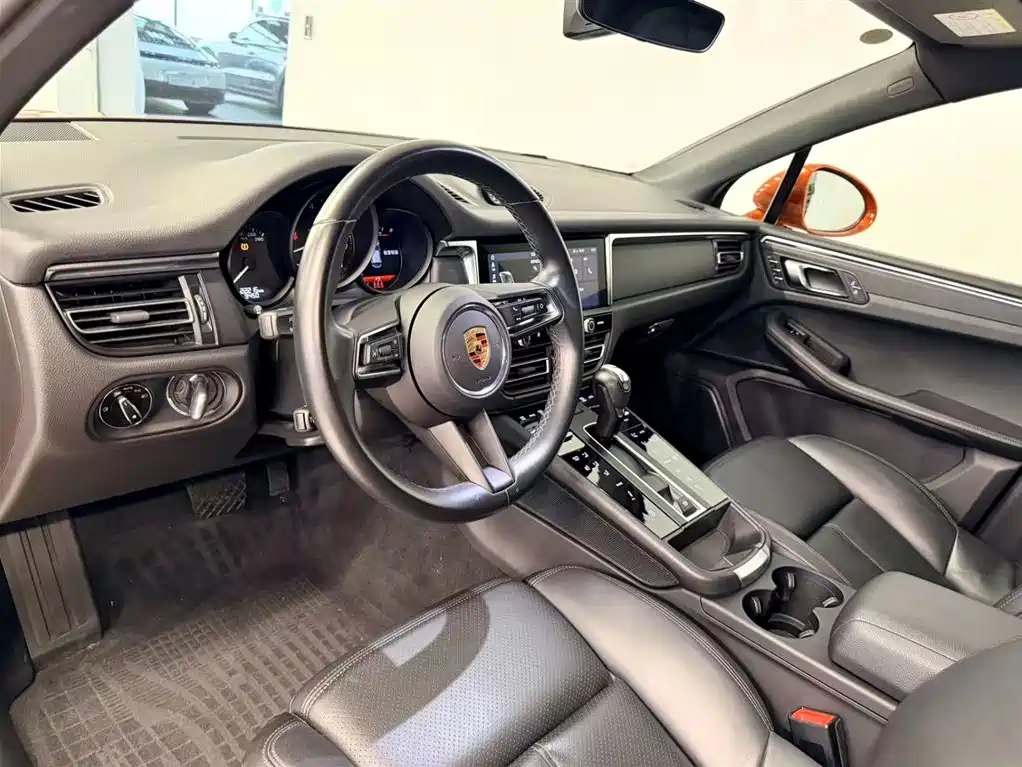 Porsche Macan 2024 — фото 11